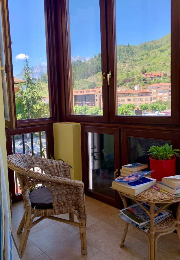 Hostal La Serna Potes酒店
