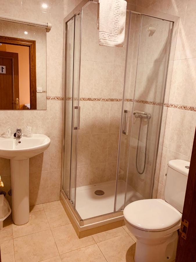 Hostal La Serna Pensión Potes酒店
