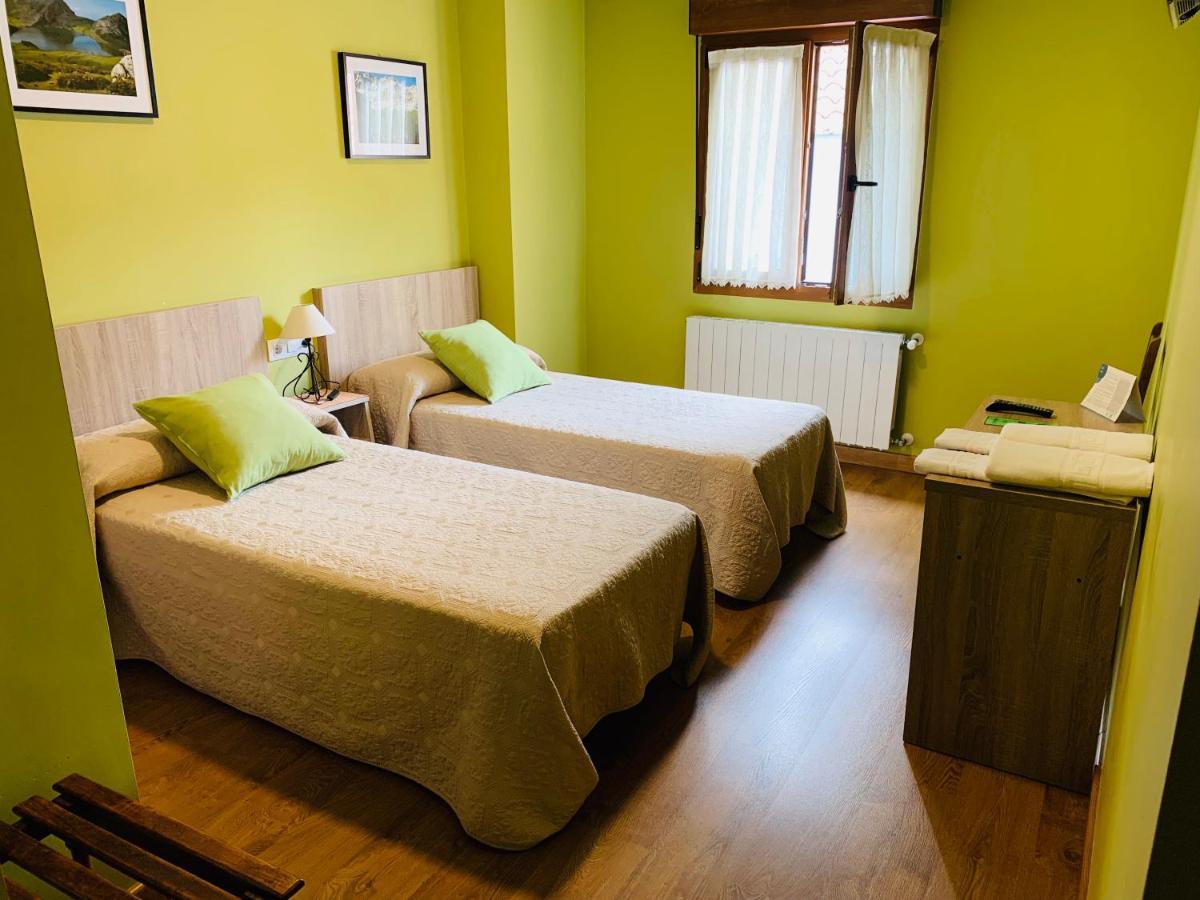 Hostal La Serna Potes酒店