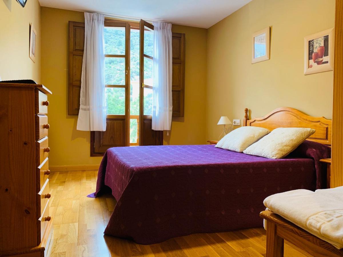 Hostal La Serna Potes酒店